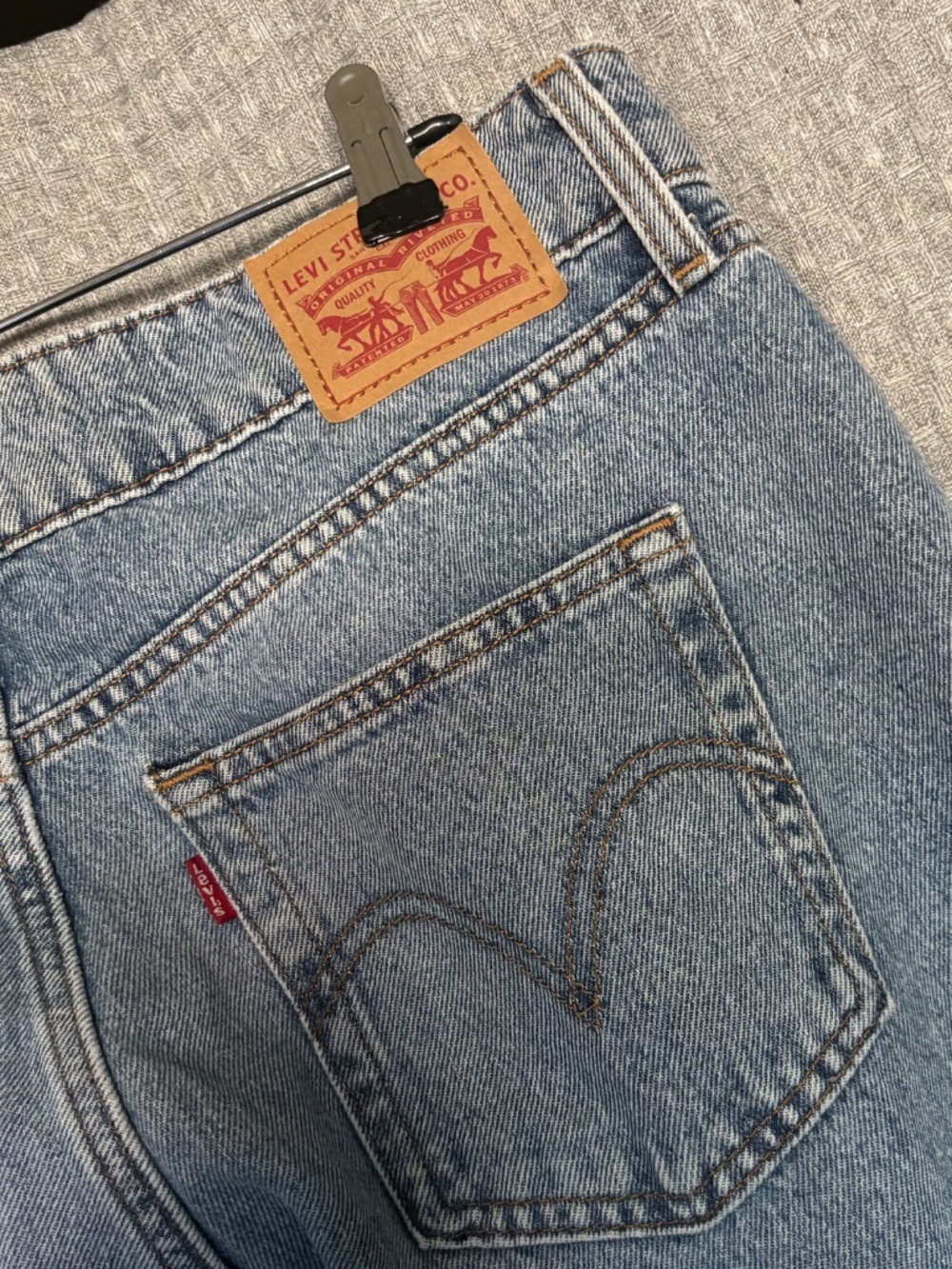 Women's Levi’s® Superlow Loose Straight-Leg Jeans Size 31 - Picture 3 of 5